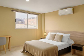 ¡Edificio Ideal para Grupos! 3 Apartamentos.